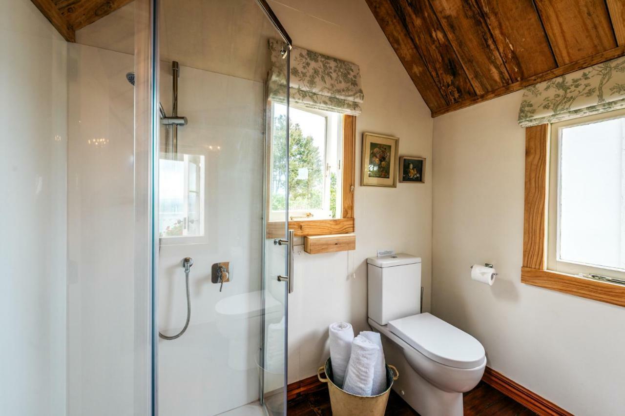 Вилла The Settlers Hut Oneroa Экстерьер фото